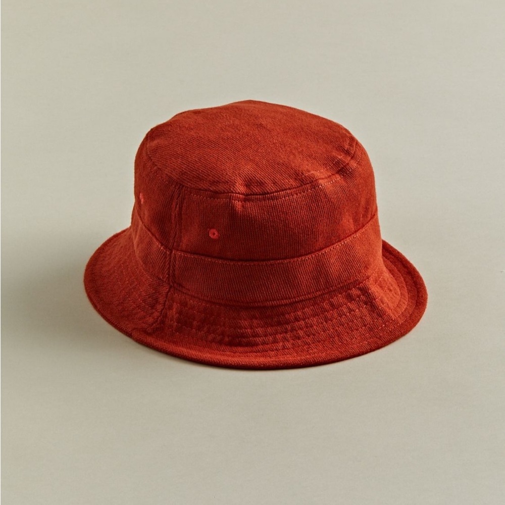 NWOT UO BDG Crochet Knit Bucket Hat